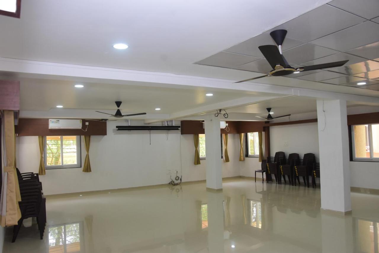 Regal Panhala Residency Hotel ภายนอก รูปภาพ